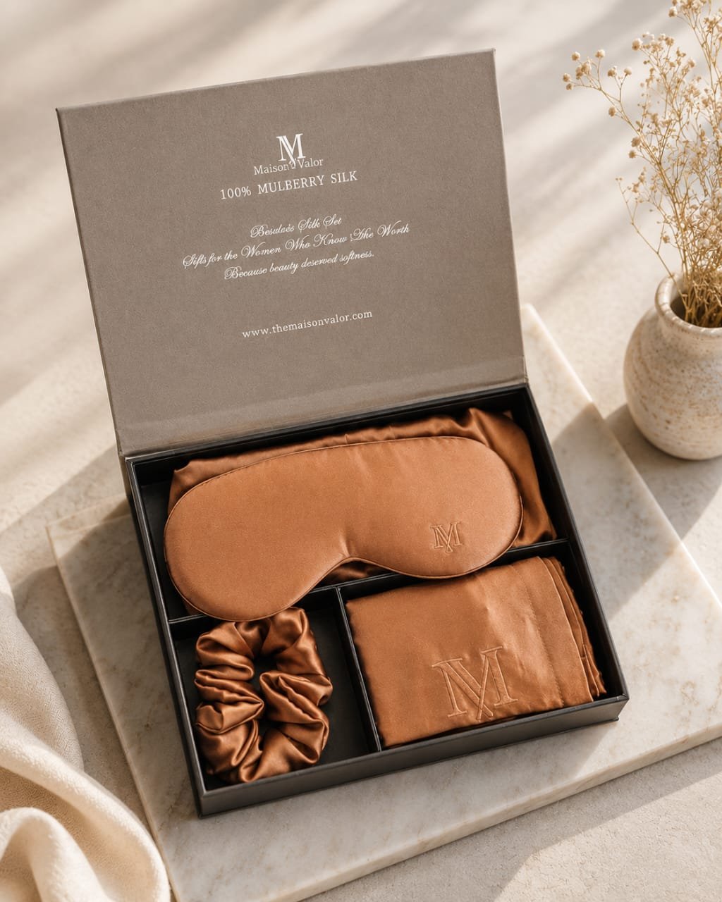 Maison Valor Silk Set