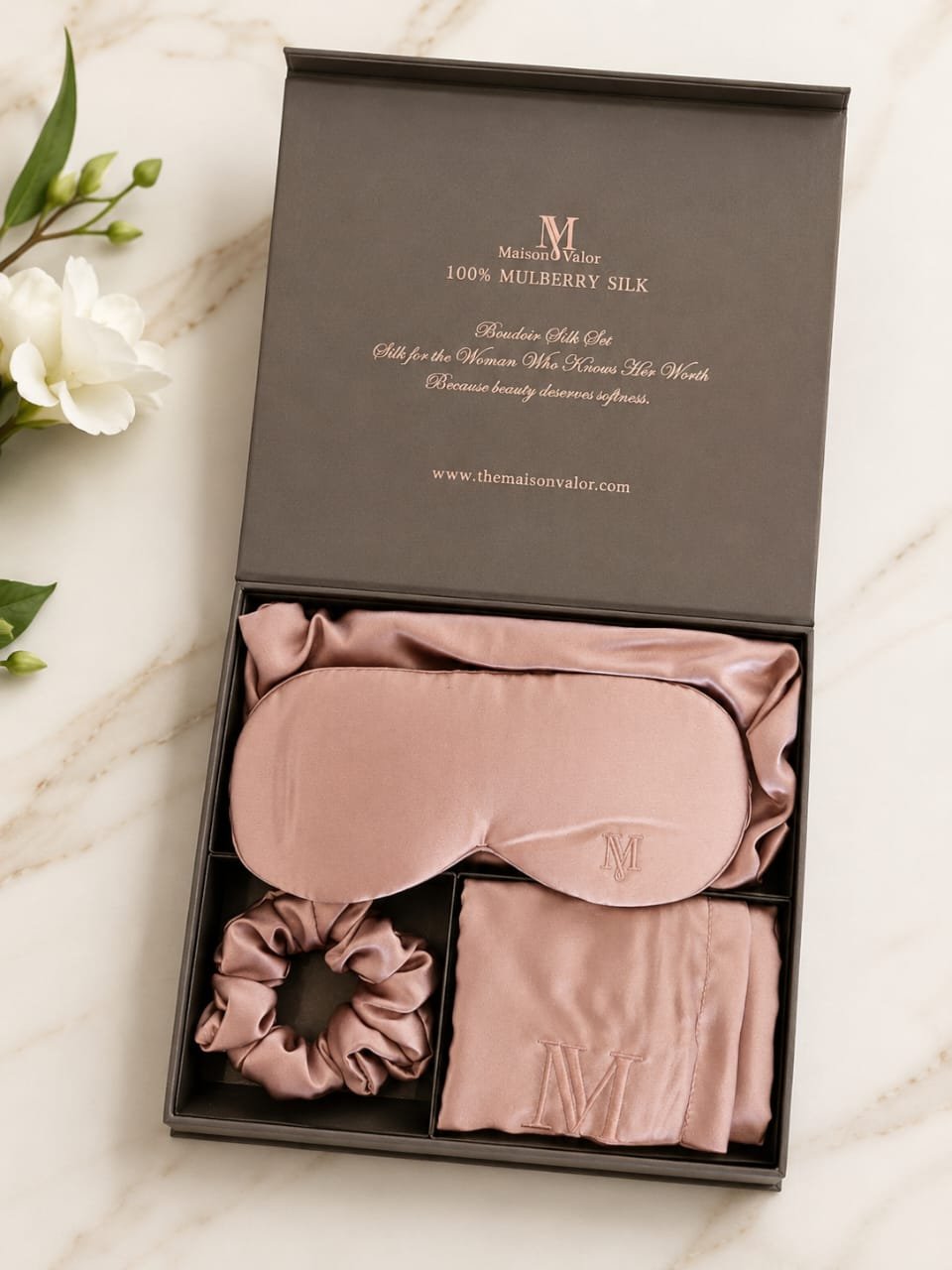 Maison Valor Silk Set